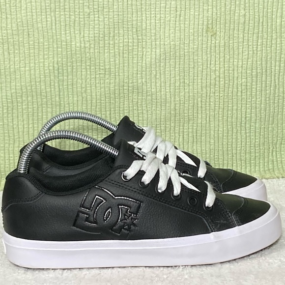DC Shoes Dc Chelsea Plus Se Womens Black Leather Laceup Fashion Sneaker Shoes Size Us 85